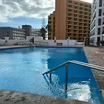 Апартаменты Playa De Americas Apto Cerca De La Playa, Con Piscina Y Parking *