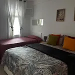 Playa De Americas Apto Cerca De La Playa, Con Piscina Y Parking Апартаменты *