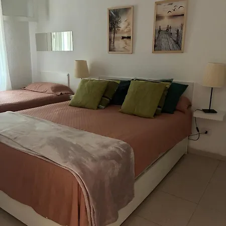 Con Piscinas Y Parking 阿德耶