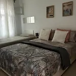 Апартаменти Playa De Americas Apto Cerca De La Playa, Con Piscina Y Parking *