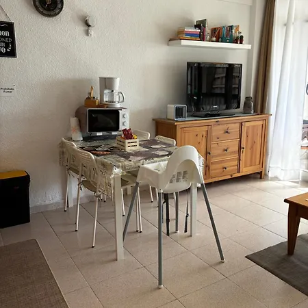 Con Piscinas Y Parking Appartamento