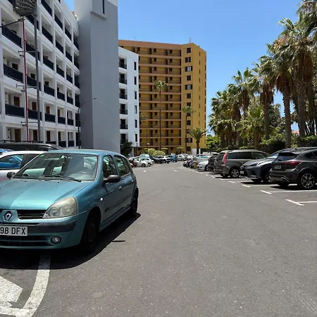 Con Piscinas Y Parking *