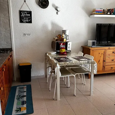 Appartamento Con Piscinas Y Parking