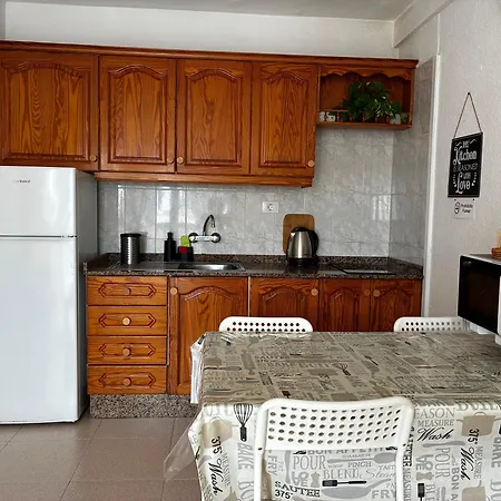 Playa De Americas Apto Cerca De La Playa, Con Piscina Y Parking