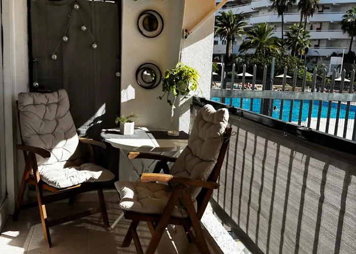 Playa De Americas Apto Cerca De La Playa, Con Piscina Y Parking