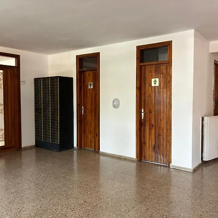 Con Piscinas Y Parking *