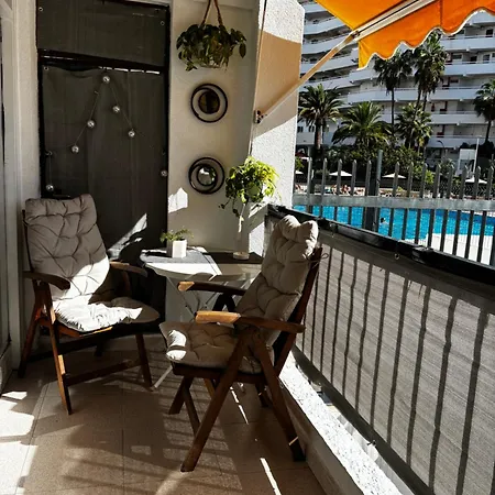 Con Piscina Y Parking En Playa De Americas