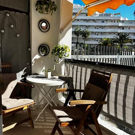 Con Piscinas Y Parking