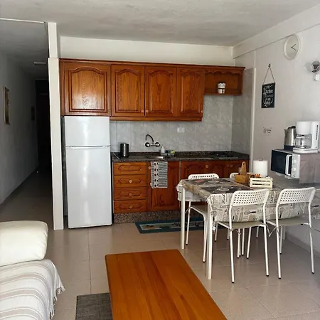 Con Piscinas Y Parking Lägenhet