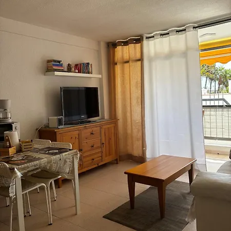 Con Piscinas Y Parking Lägenhet