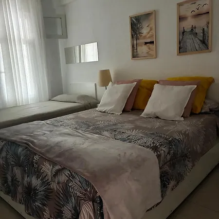 Con Piscinas Y Parking *