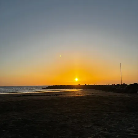 Con Piscina Y Parking En Playa De Americas Διαμέρισμα *