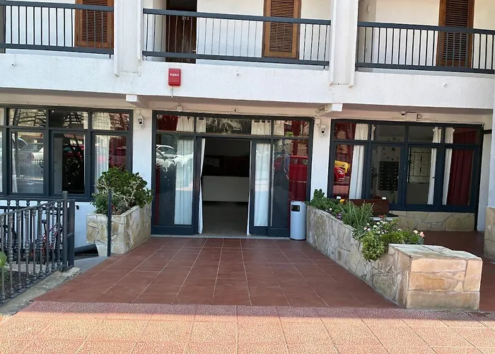 Playa De Americas Apto Cerca De La Playa, Con Piscina Y Parking