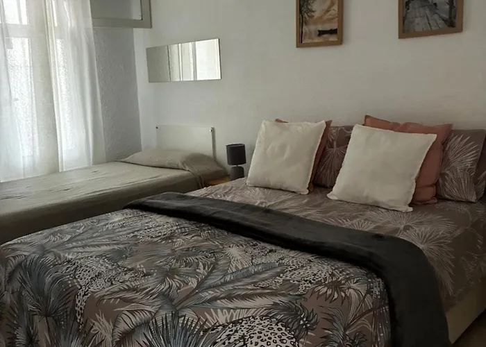 Apartamento Con Piscinas Y Parking *